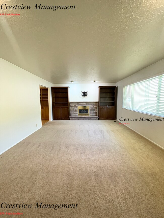 Building Photo - Charming Home with Expansive Yard in Prime Draper Location