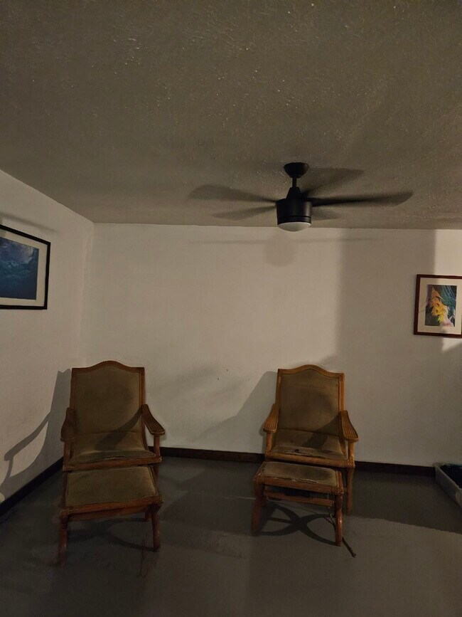 Primary Photo - 1 Kinoole St
