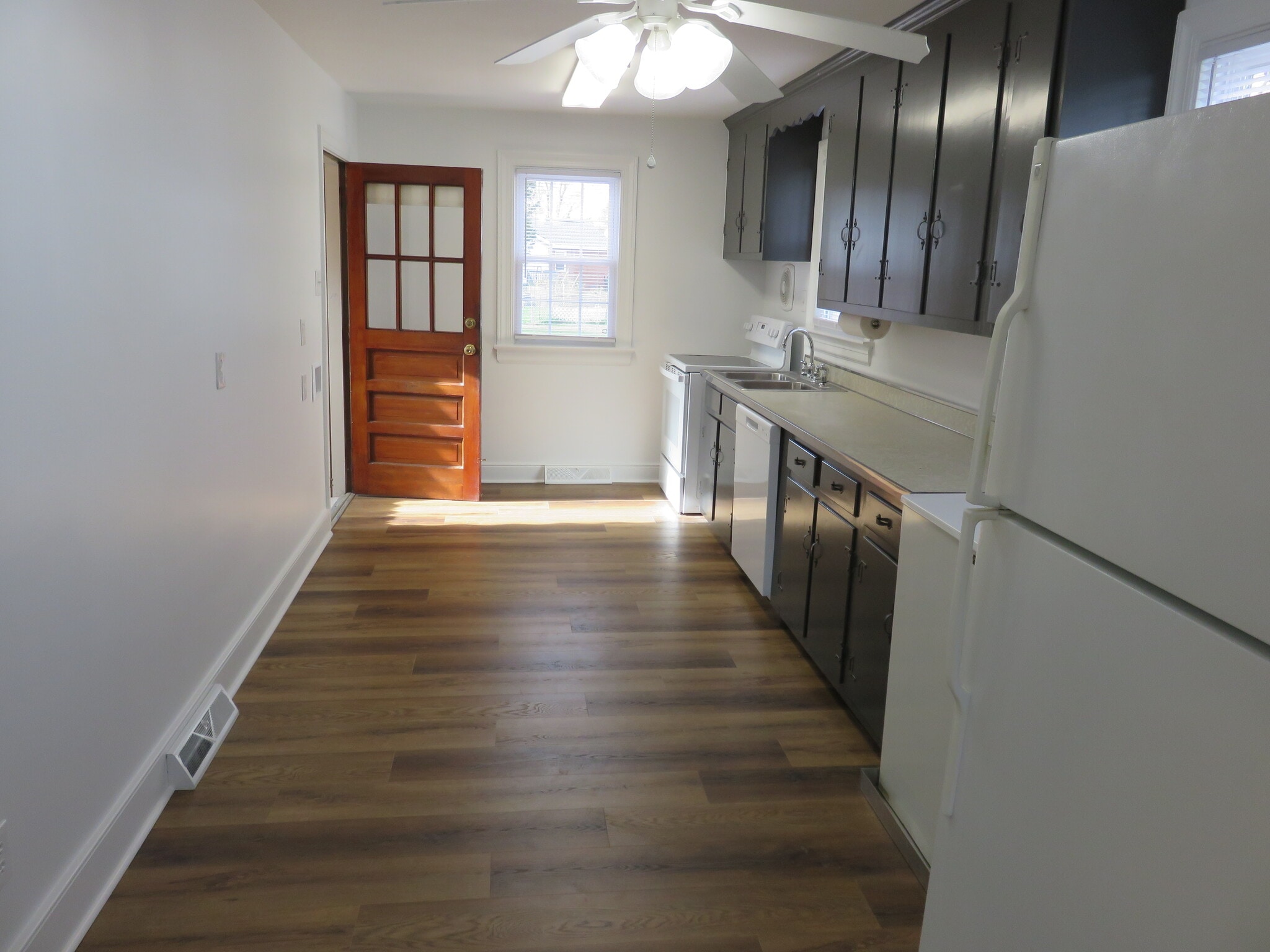 Building Photo - 5906 New Osborne Tpke