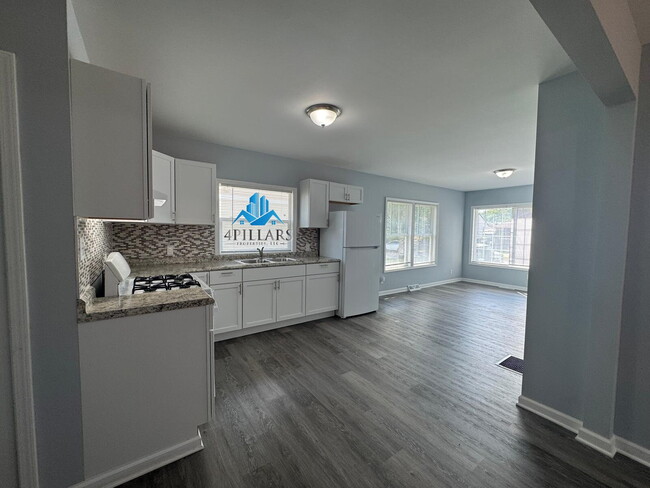 Building Photo - "Beautiful 3-Bedroom Retreat with 2 Baths ...
