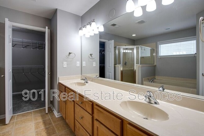 Building Photo - 1413 Island Town Dr