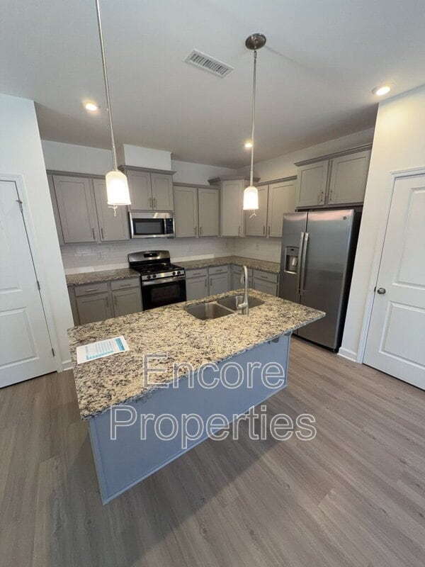 Building Photo - 137 Orvis Dr