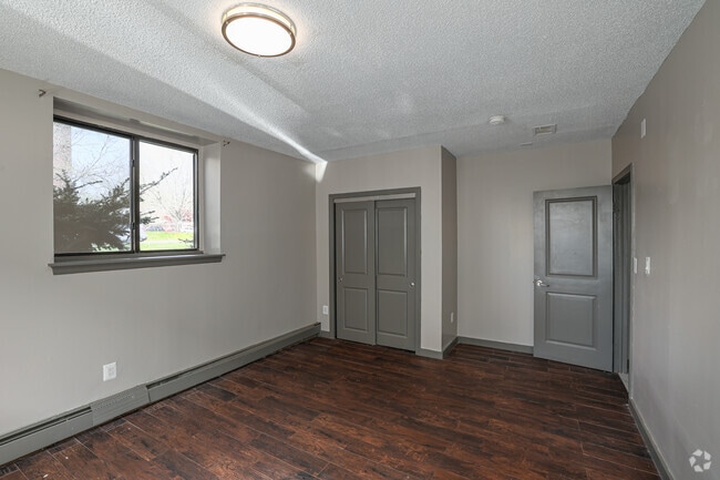 3BR, 1BA - Bedroom - 76 Webster