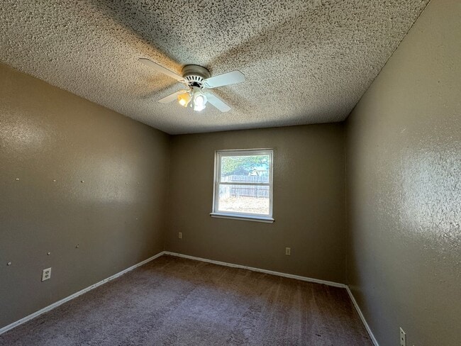 Building Photo - 7909 NW Terrace Hills Blvd