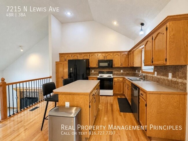 Building Photo - 7215 N Lewis Ave