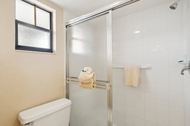 Building Photo - 600 Neapolitan Way