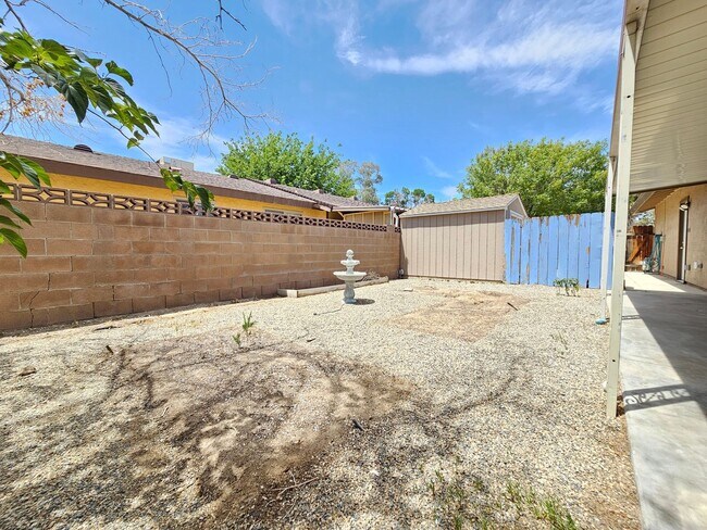 Building Photo - Beautiful interior and Convenient feature!...
