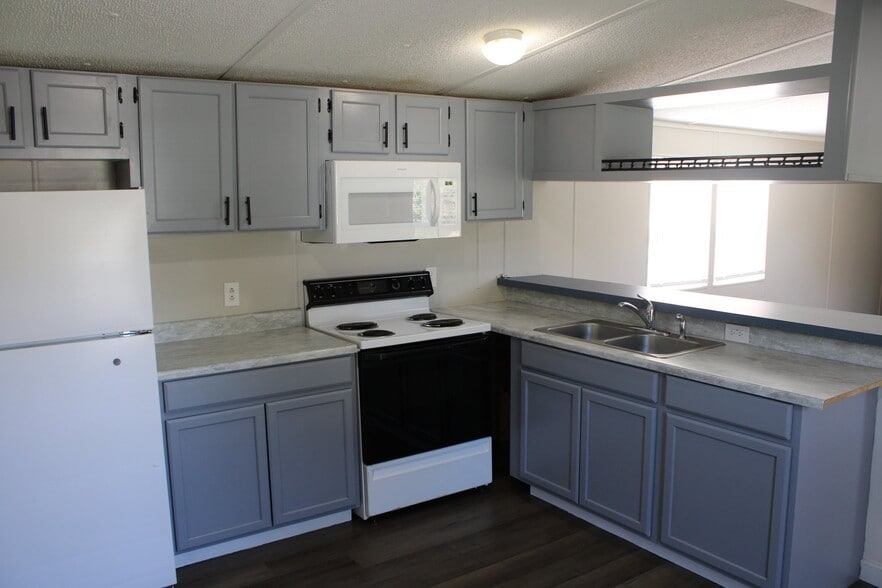 Building Photo - 2114 NC-108
