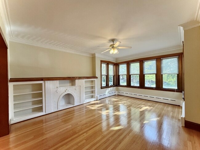 Building Photo - 5446 W Agatite Ave