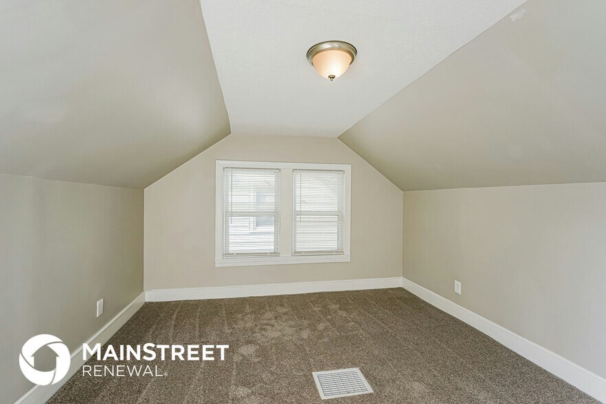 Building Photo - 1028 Walter Ave