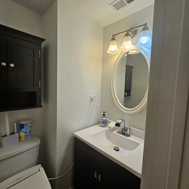 Half Bath - 4966 N Spaulding Ave