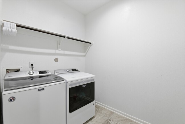 Building Photo - 6818 Aspen Peak Dr