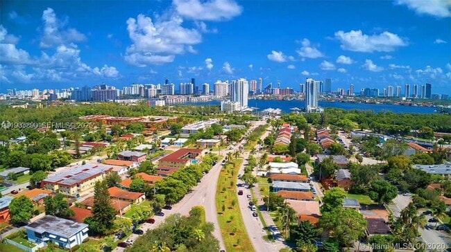 Building Photo - 1731 NE 172nd St