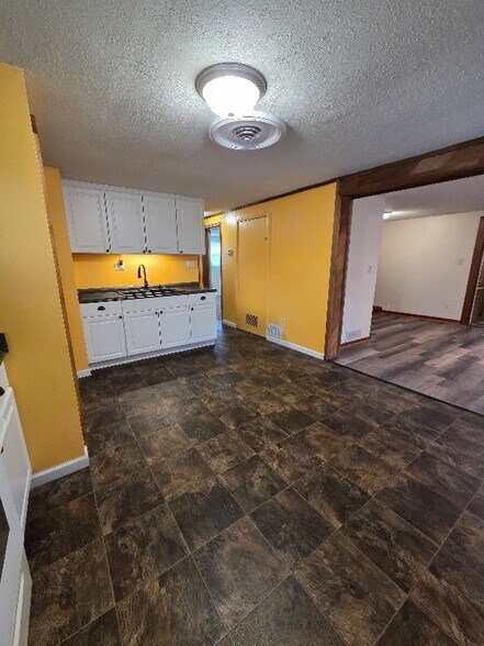 Building Photo - 1955 Hopkins Ave