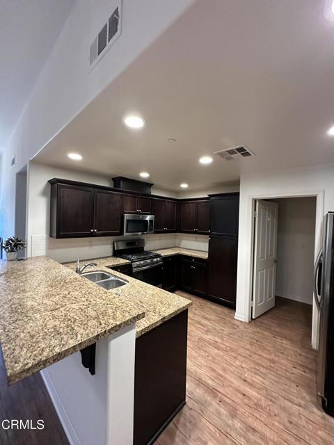 Building Photo - 1016 Los Angeles Ave