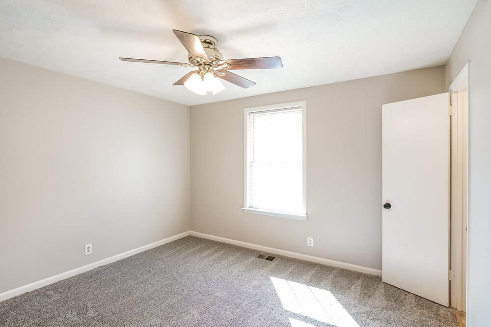 Building Photo - 142 Creekwood Ln