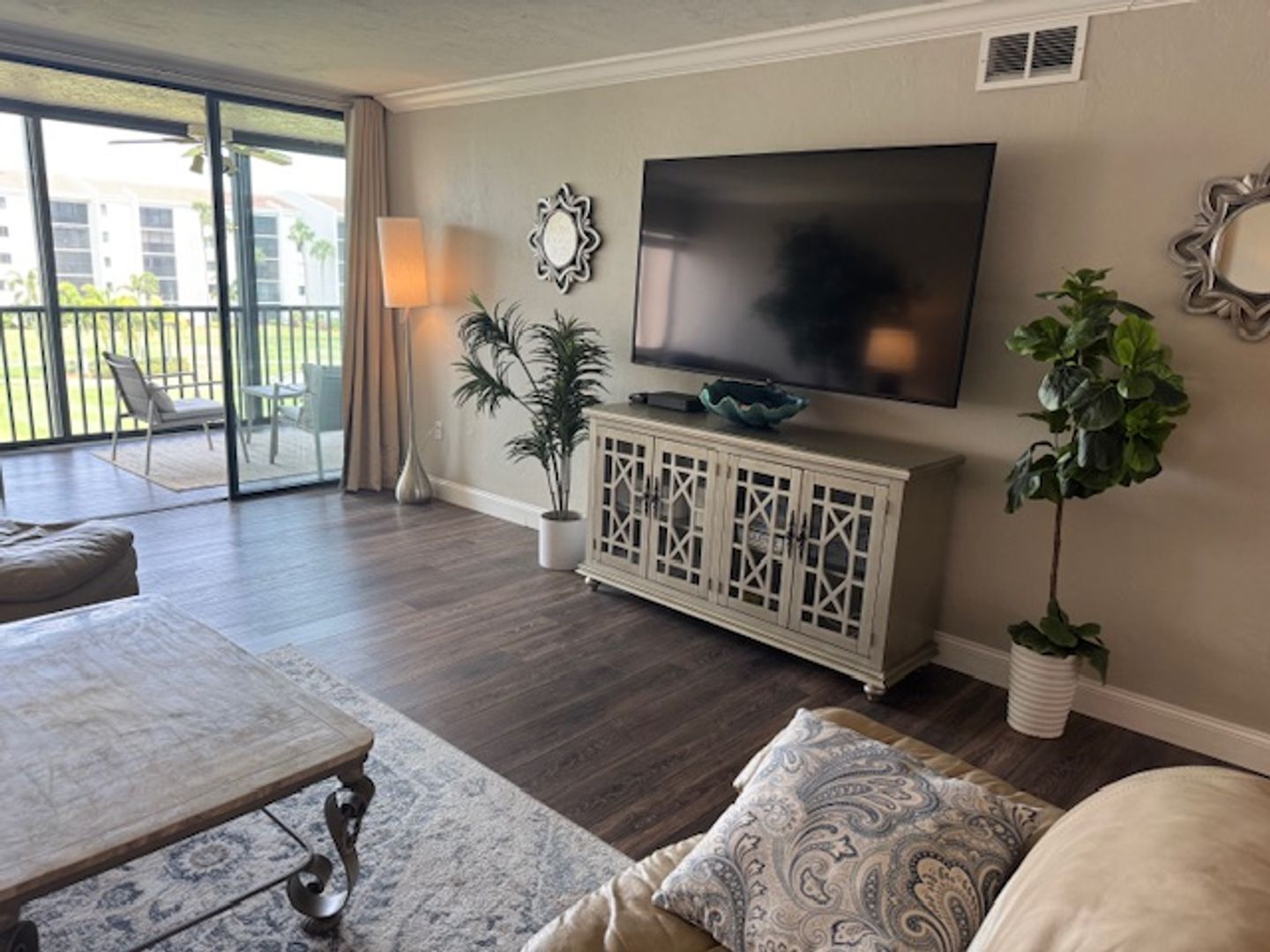 Building Photo - Flagship Village Condo in The Landings Yacht Golf & Tennis Club