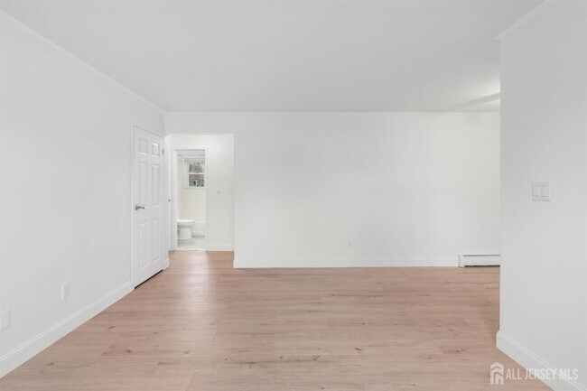 Building Photo - 289 Main St