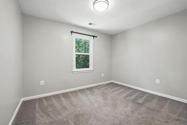 Building Photo - 11109 Ravine Dr