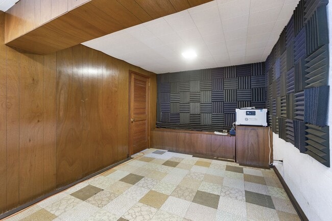 Building Photo - 915 Winston Pl
