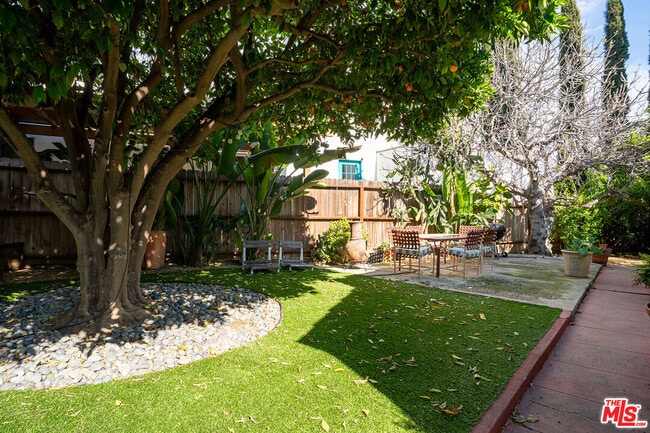 Building Photo - 3106 Silver Lake Blvd