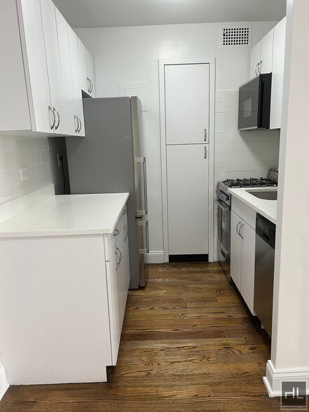 Building Photo - East 89 Street