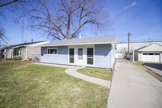 Building Photo - 5262 Spicer Rd