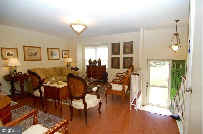 Building Photo - 123 Lazy Hollow Dr