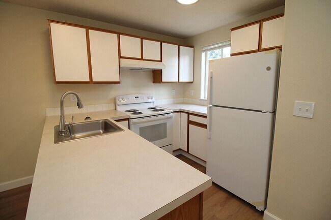 Building Photo - 17-23 SE 127th Ave