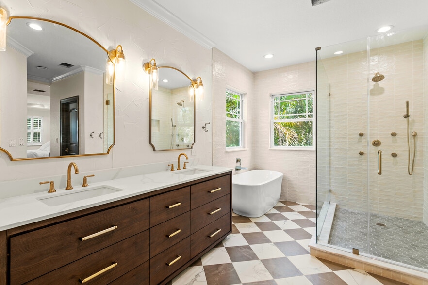 Building Photo - 2936 W Knights Ave