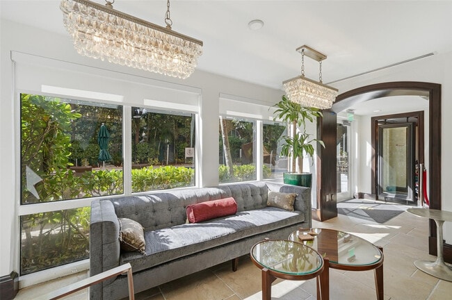 Building Photo - 2951 S Bayshore Dr