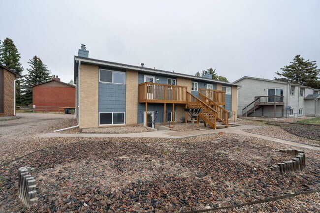 Building Photo - Updated 2-Bed Oasis in Cheyenne