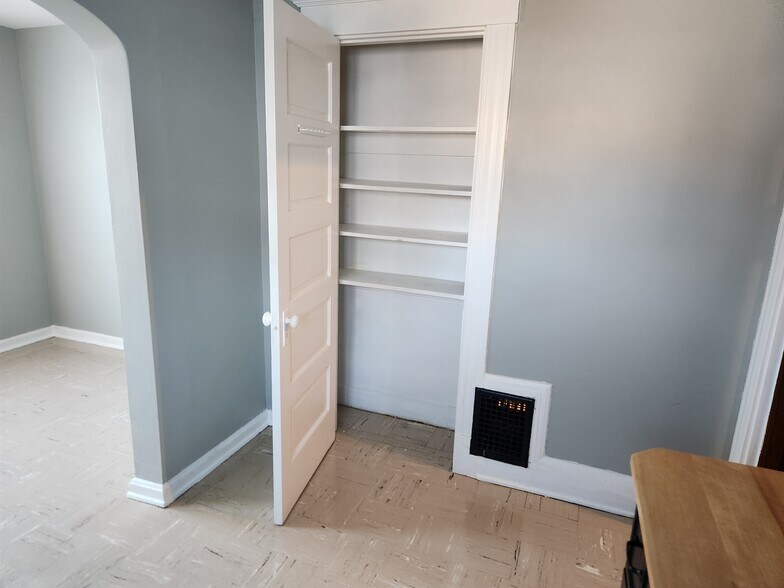 Building Photo - 1395 Section Rd