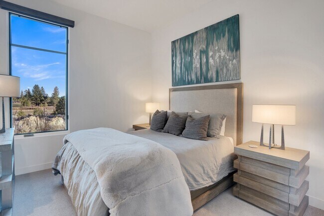 Building Photo - Contemporary Fully Furnished Four Bed Four Bath Masterpiece in Tetherow