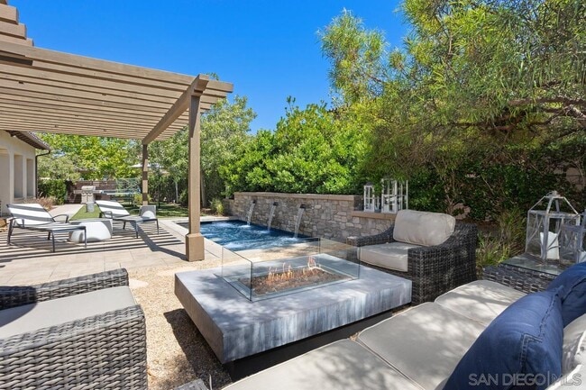 Building Photo - 10879 Equestrian Ridge Ct