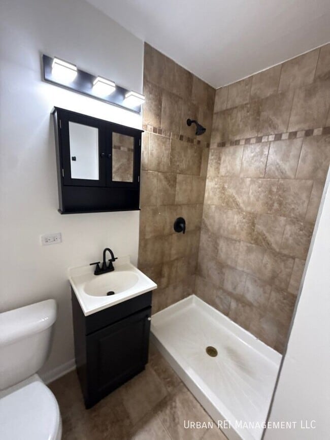 Building Photo - 18548 Lyn Ct