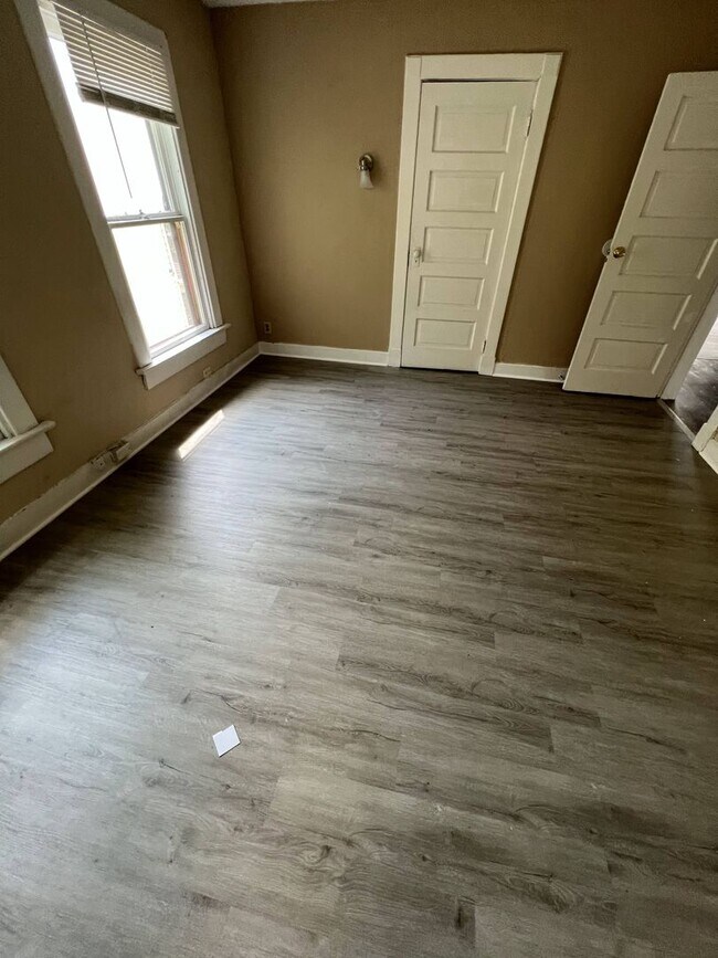 Building Photo - Indiana Ave. 46-48