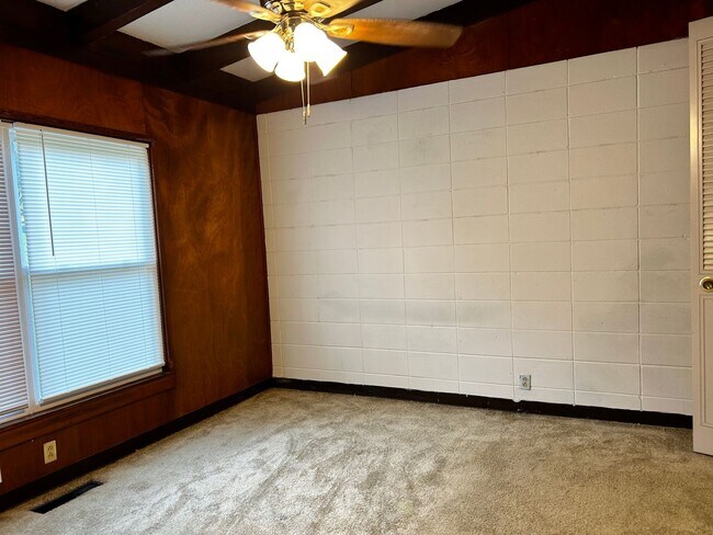 Building Photo - 208 Westminster Dr