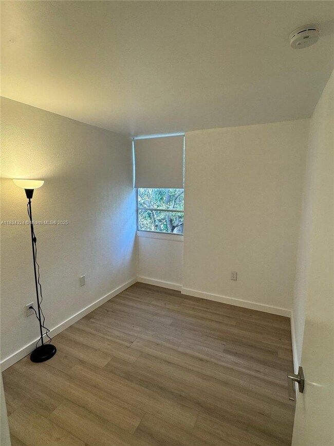 Building Photo - 6007 SW 69th St