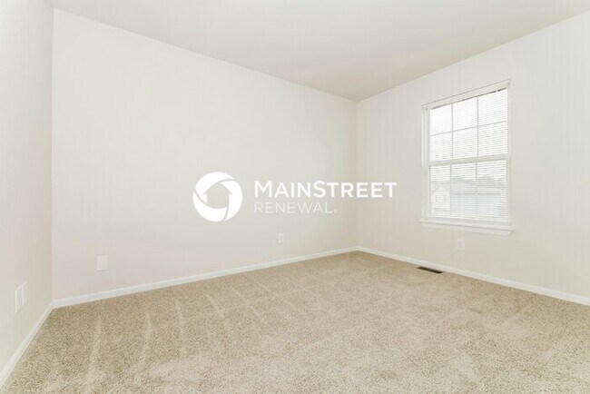 Building Photo - 3 Bedroom Pet-Friendly Home in INDEPENDENCE, MO with Main Street Renewal