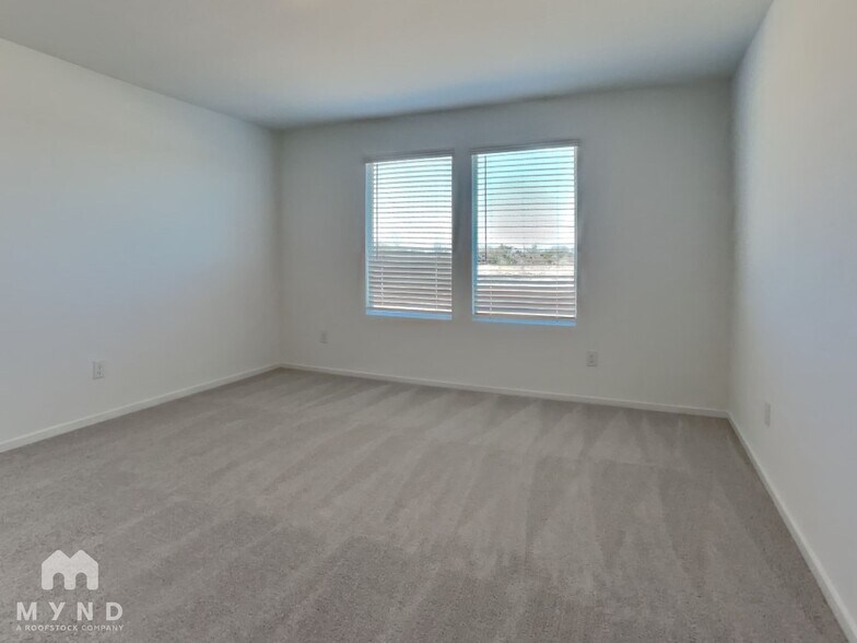 Building Photo - 302 Gadwall Ave