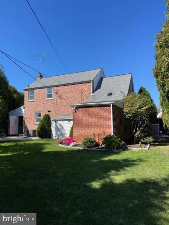 Building Photo - 9 Strathaven Dr