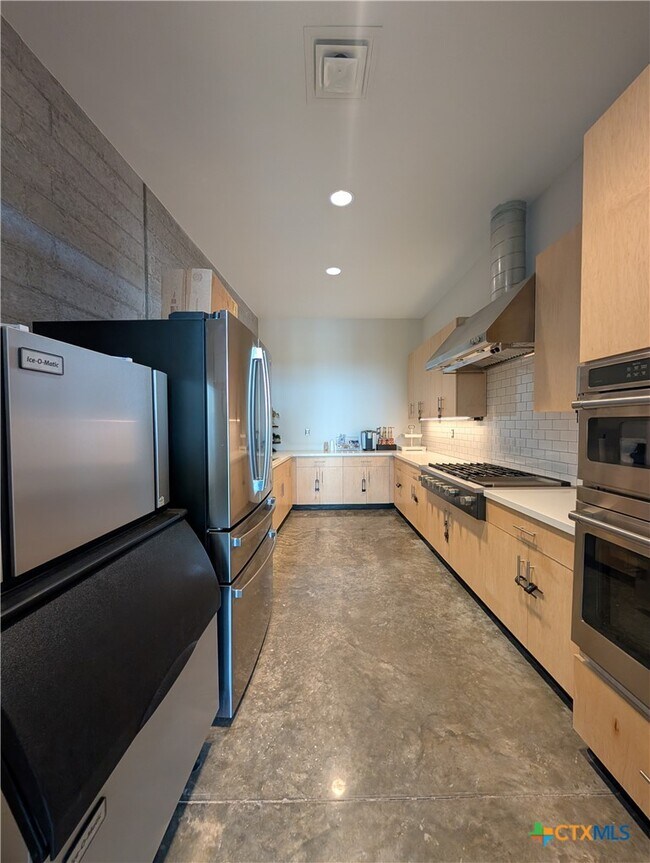 Building Photo - 5923 Corsicana Cv