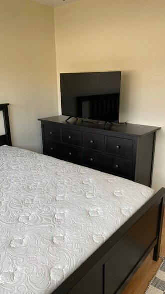 Building Photo - 423 Colorado Ave