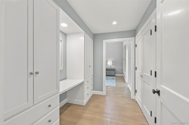 Building Photo - 245 Oneck Ln