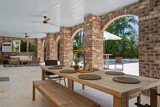 Building Photo - 743 Collins Meadow Dr