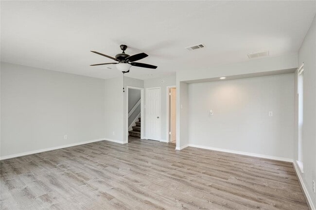 Building Photo - 801 Grassy Knoll