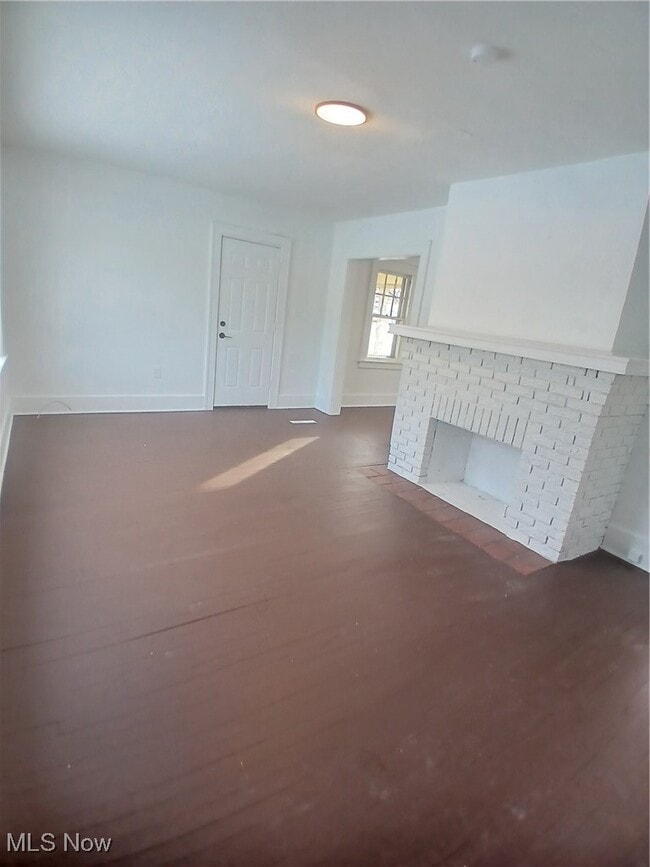 Building Photo - 39 Hilton Ave