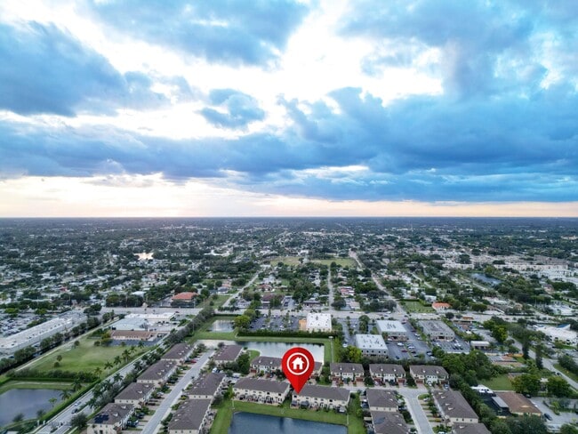 Building Photo - 2366 Byron St