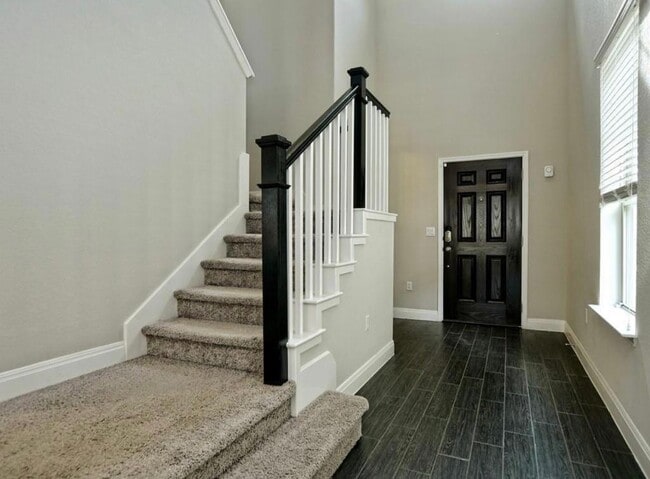 Building Photo - 13911 Osmarea Dr